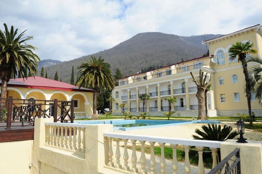 Lazurniy Bereg Hotel Gagra Exterior foto